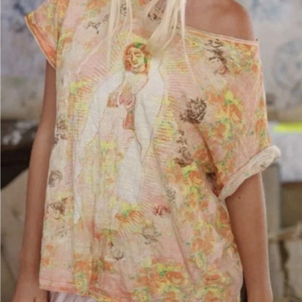 Magnolia Pearl Floral Off-Shoulder Short Sleeve Top in Peach O/S - Picture 1 of 4